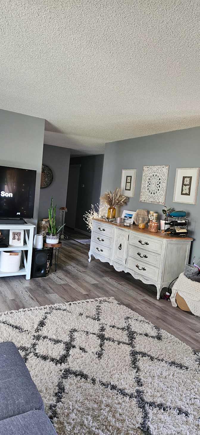 MELINDA L ALLEN's room