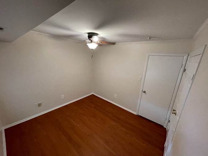 Alcove Rooms's room
