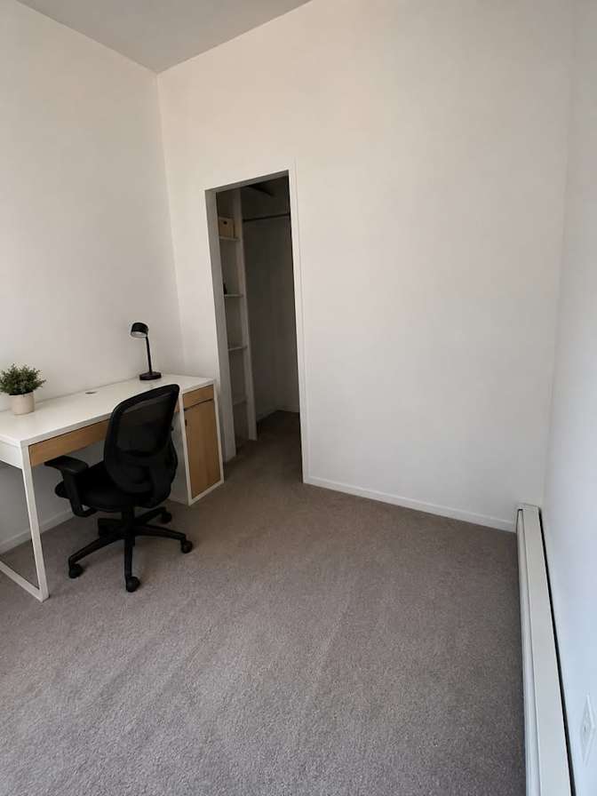 Issa's room