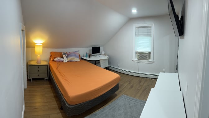 Annis's room