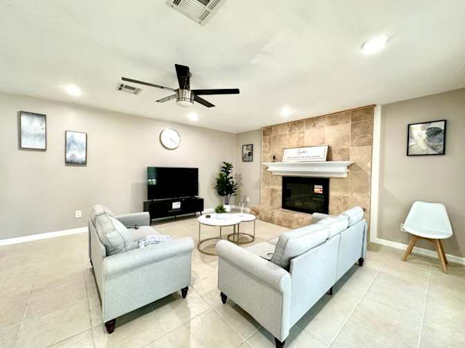 Wilson Realty & Investment Group's room