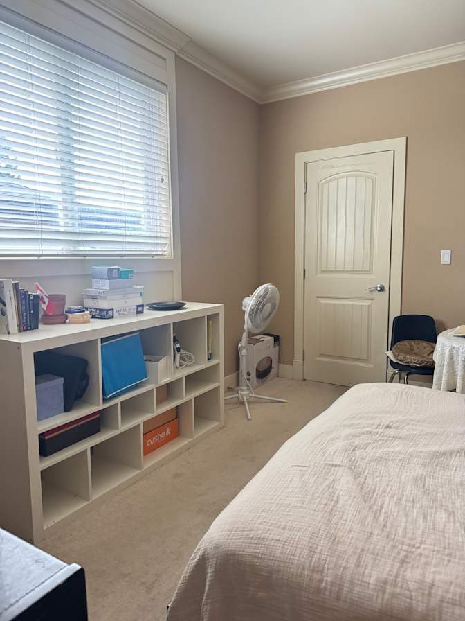 TING TING WU's room