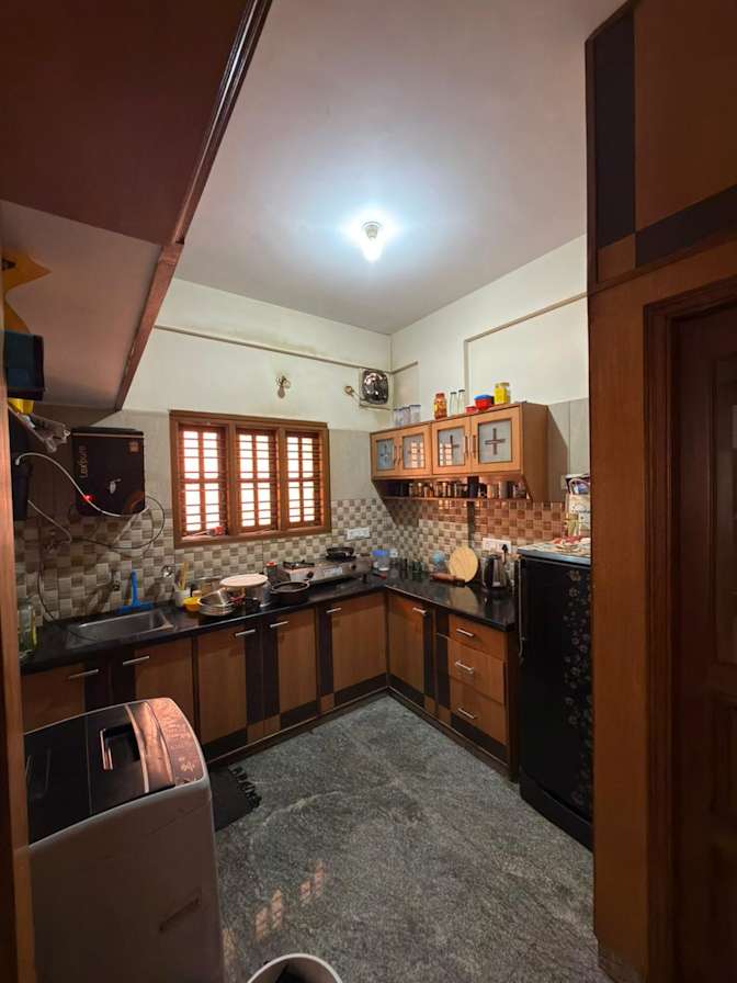 Mayur's room