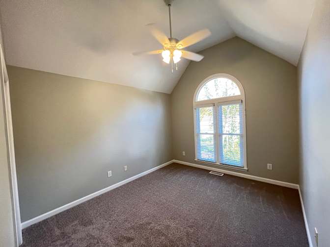 Alcove Rooms's room