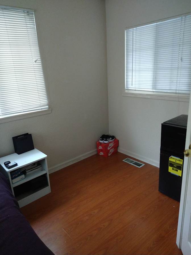 Mayra's room