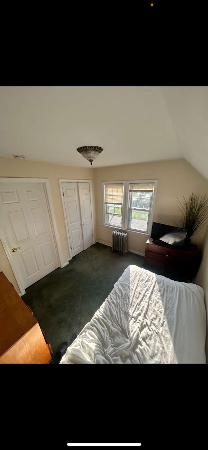 Thomas's room