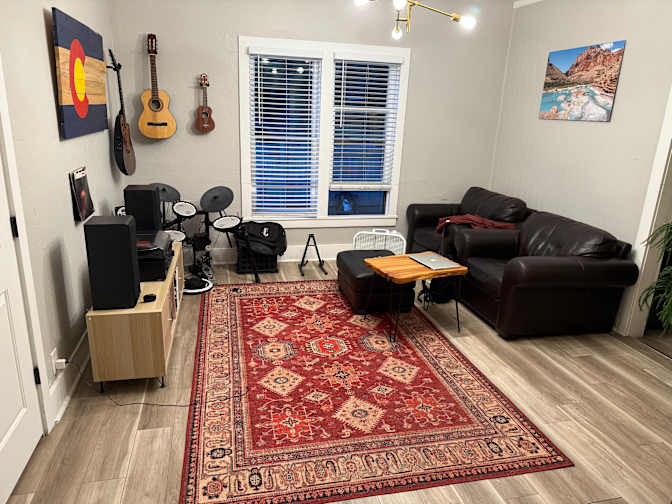 Otoniel's room