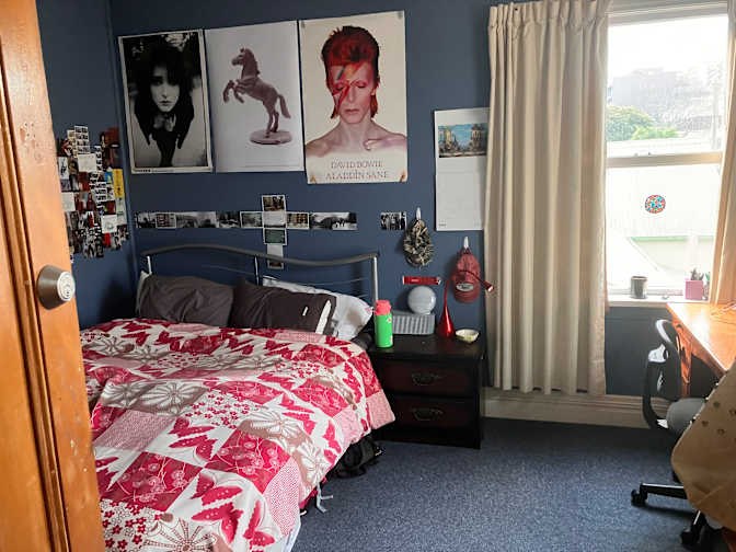 Edon O'Neill's room
