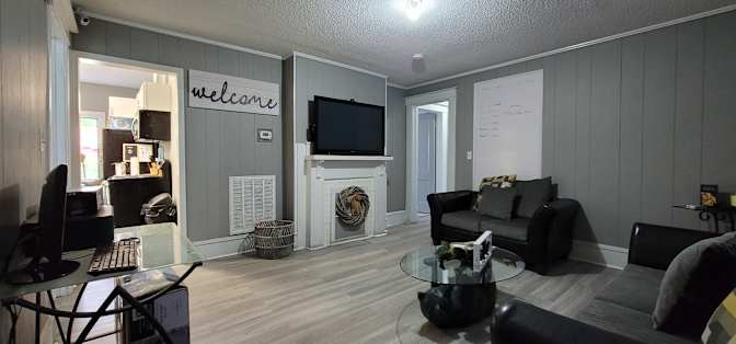 GBU Holdings Group's room