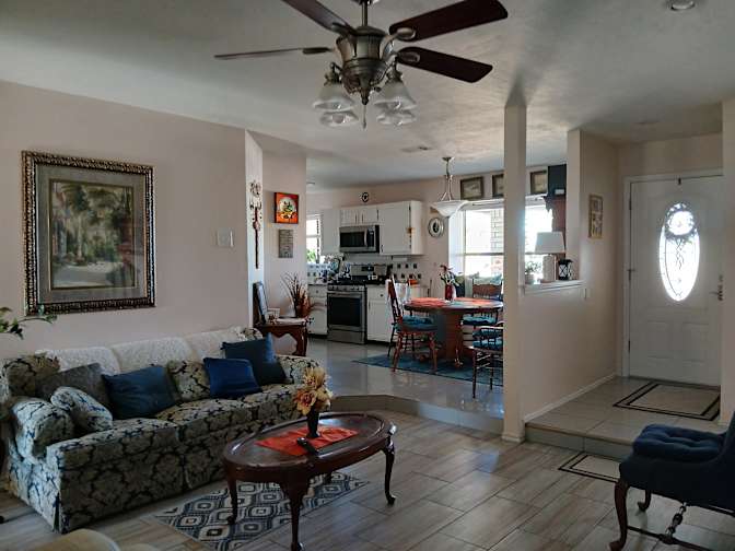 Darlene Davis's room