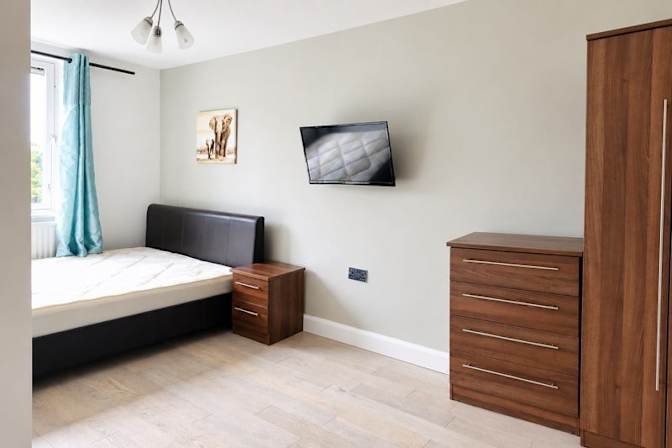 LDS Property Finder's room