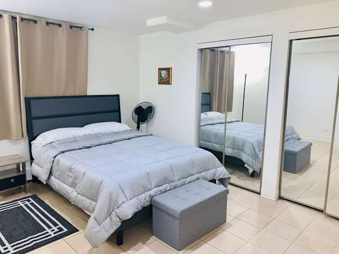 Bright private room with private bath available's room