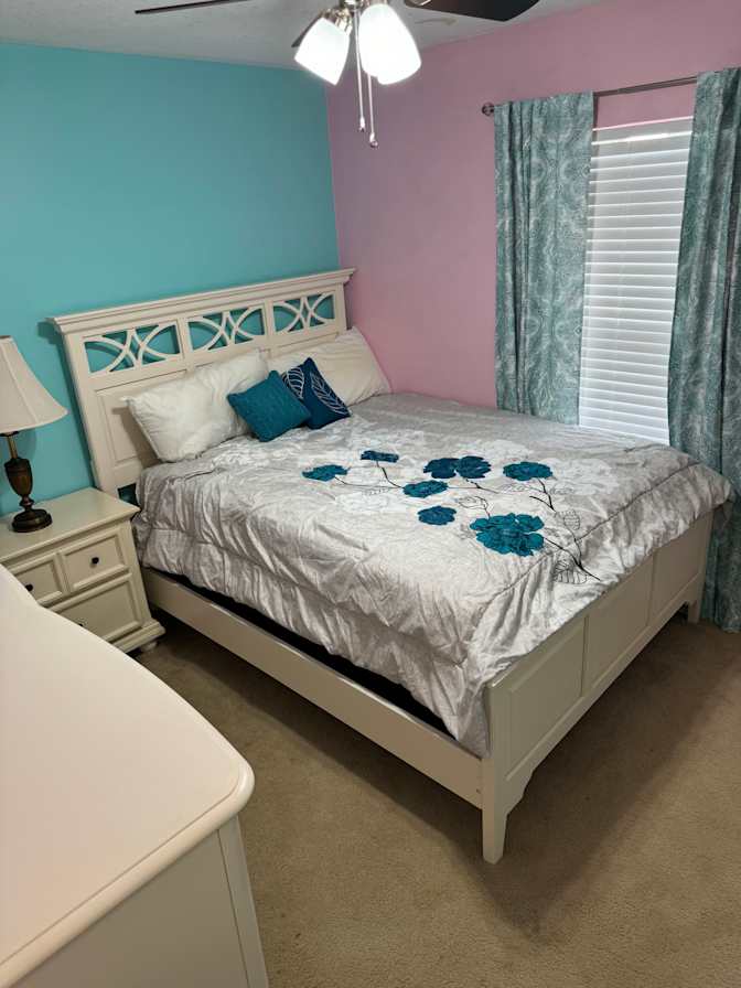Ridechelle's room