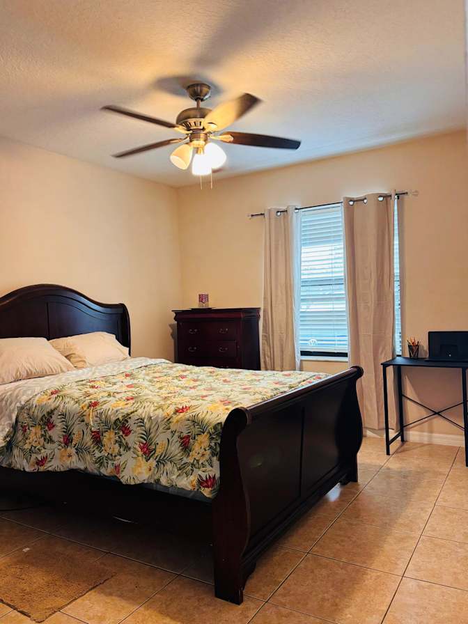 Lisa's room