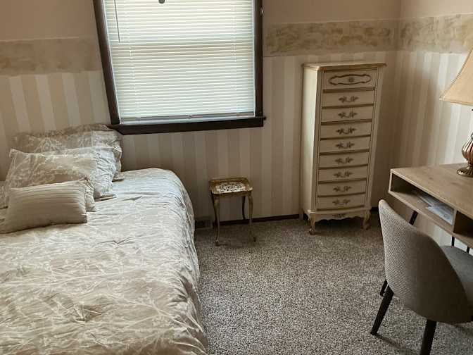 Vee's room