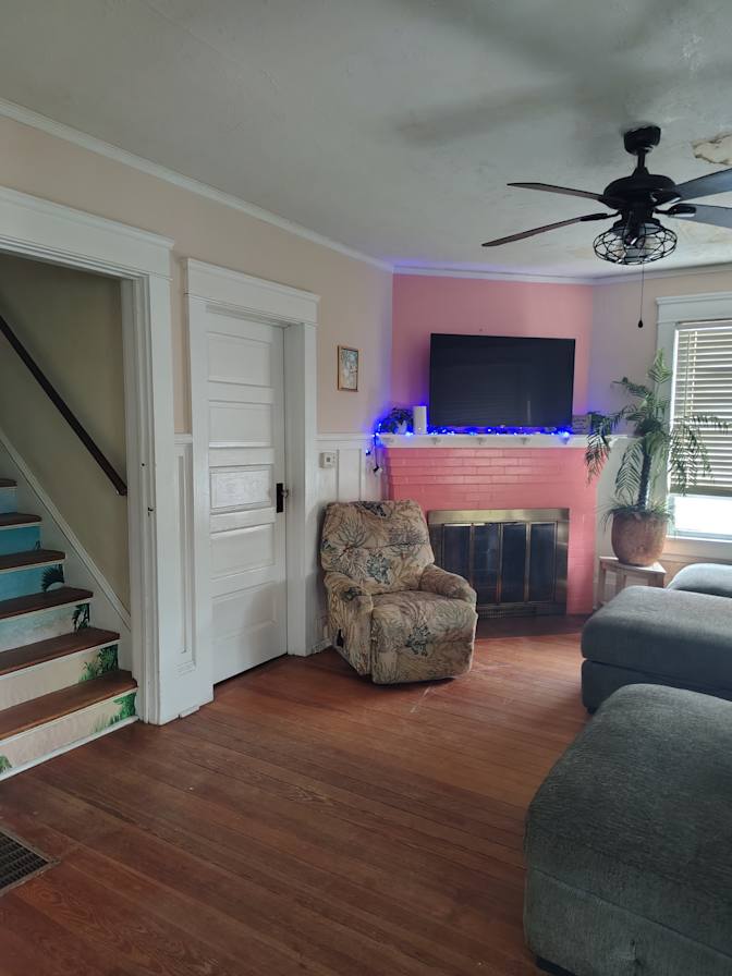 Melissa L Cox's room