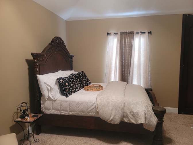 Elena A MARTINEZ's room