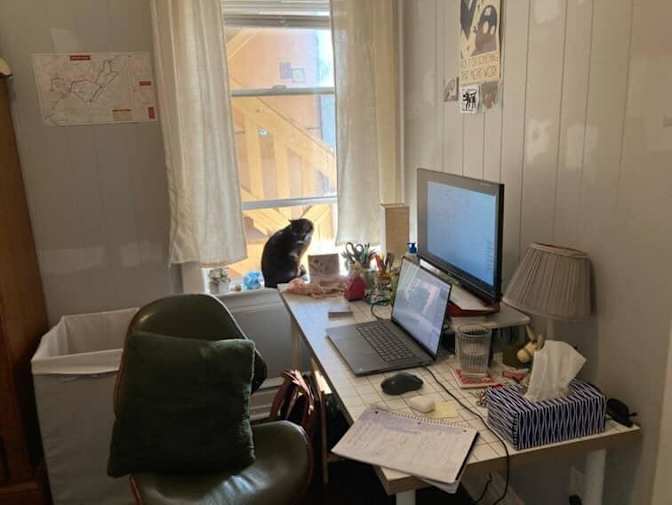 Caitlin E Ferris's room