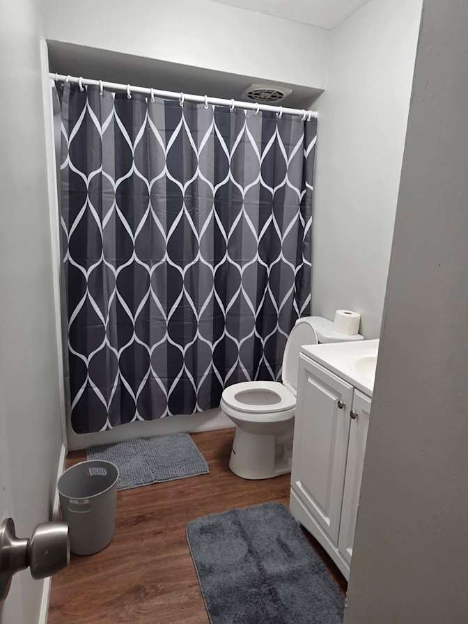Demond's room
