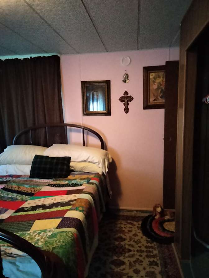 Debra J Barton's room