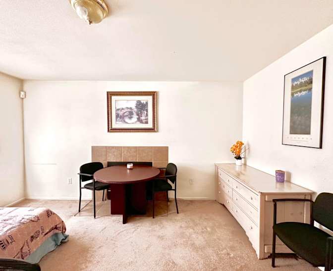 Ric's room