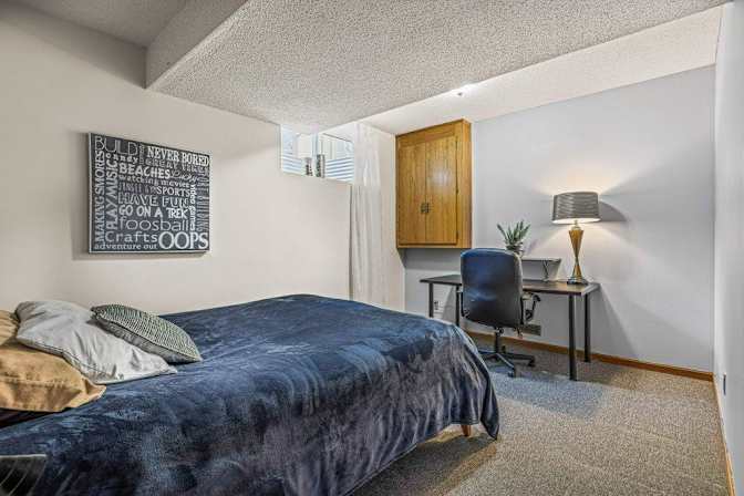 Canmore Room Rental's room
