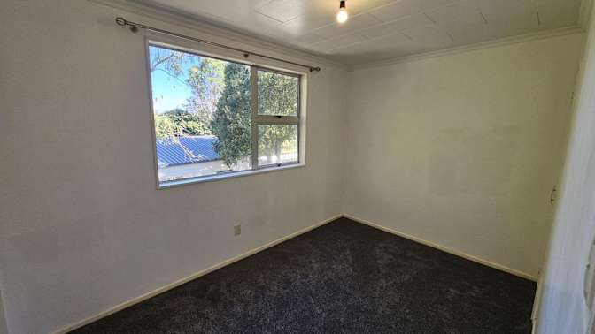 Sez's room
