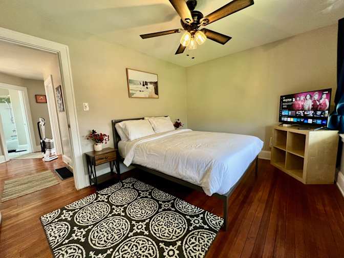 Cincy Furnished Stays's room