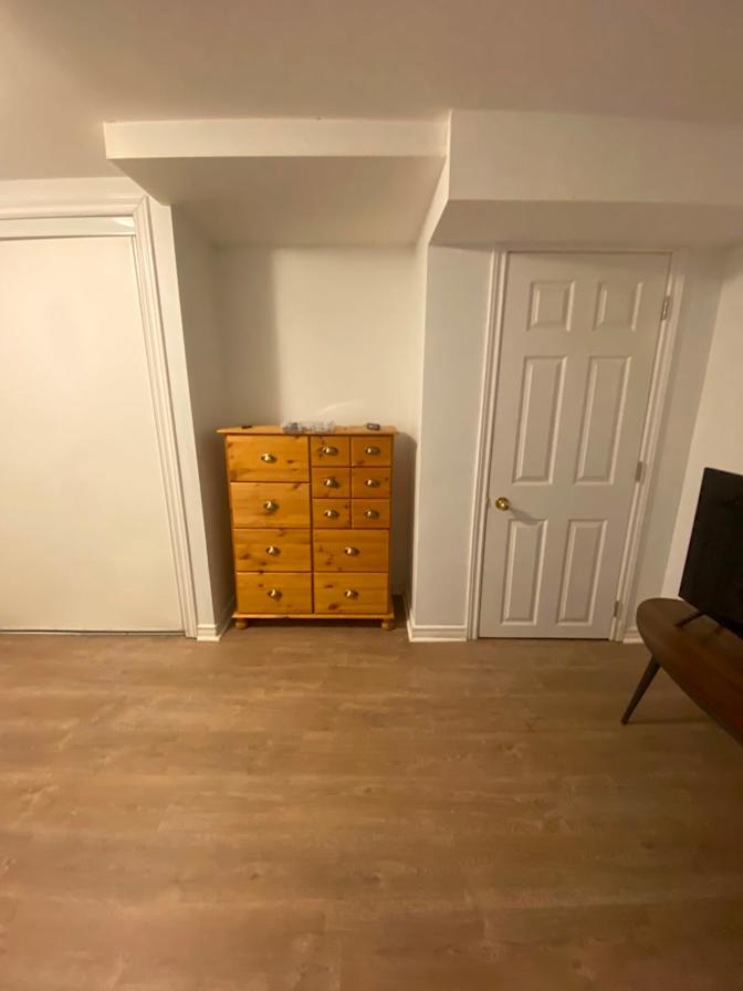 Issa's room