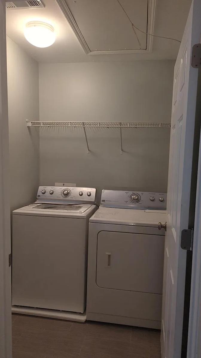 Alcove Rooms's room