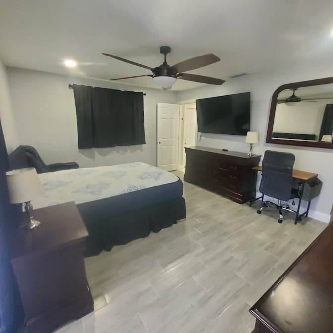 Jason Bryan, Realtor's room