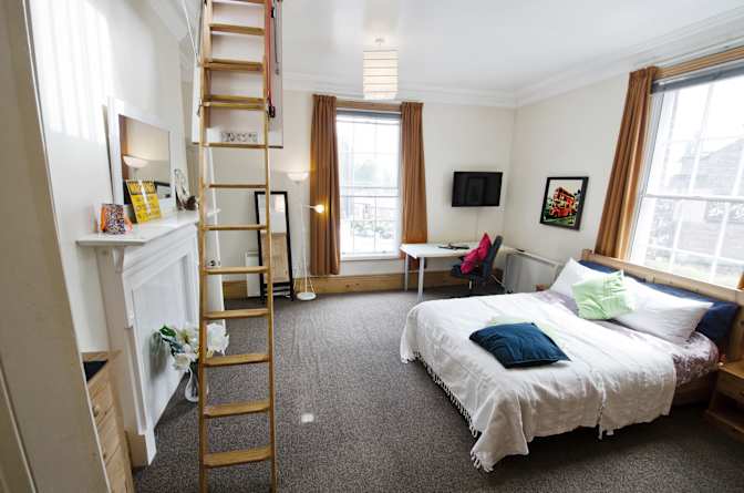 Gina Stanley-Turnbull's room