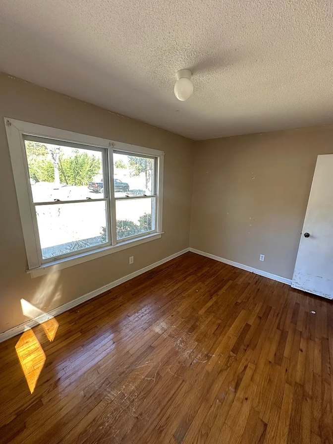 Alcove Rooms's room