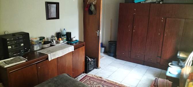 Jeanett's room
