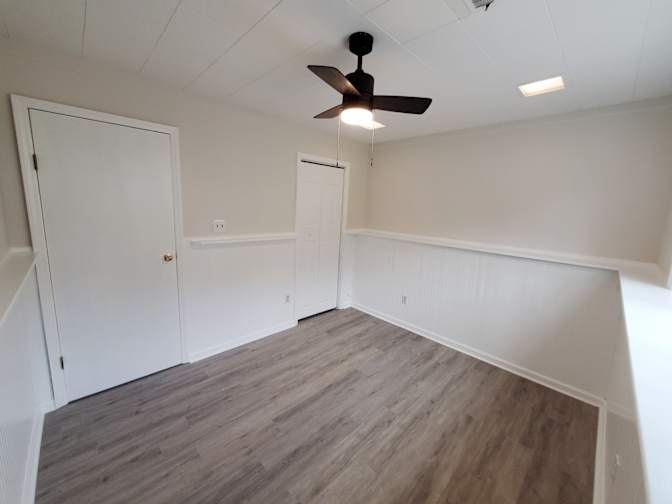 Alcove Rooms's room