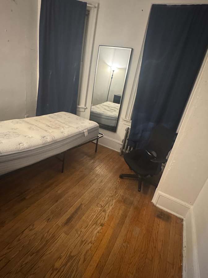 Manuel's room