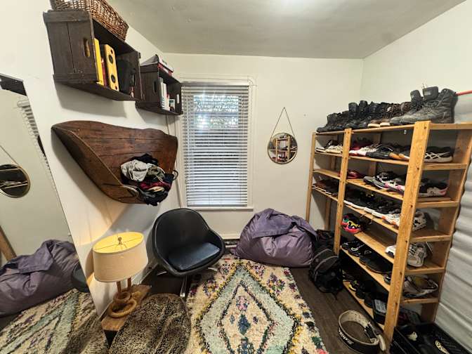 jean-philippe davilmar's room