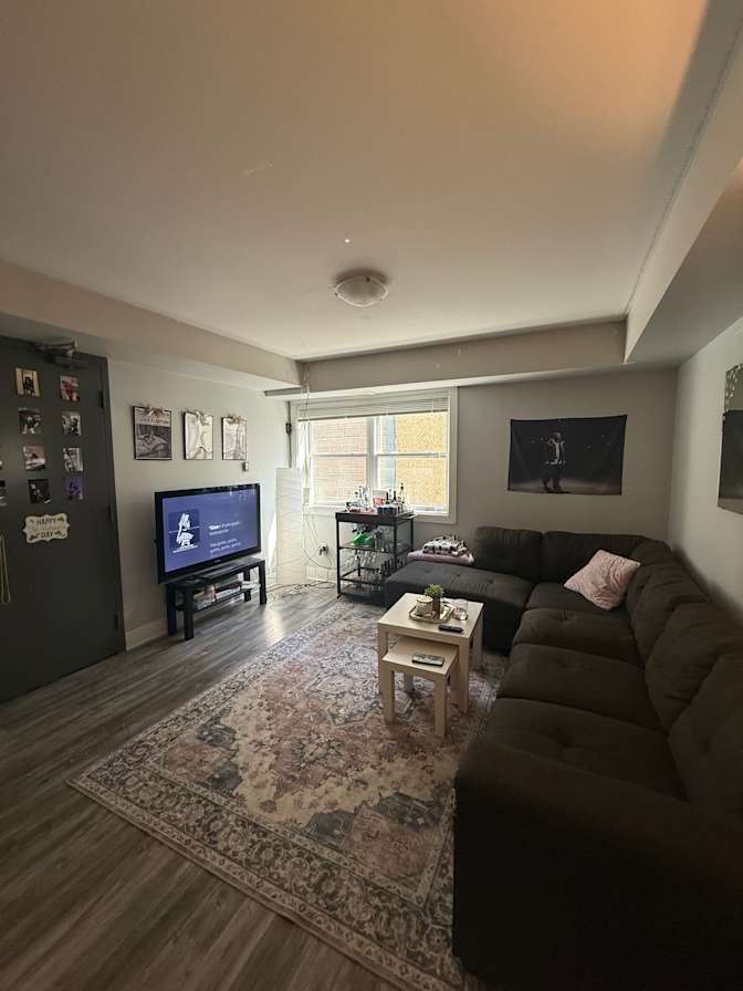 siya bhardwaj's room