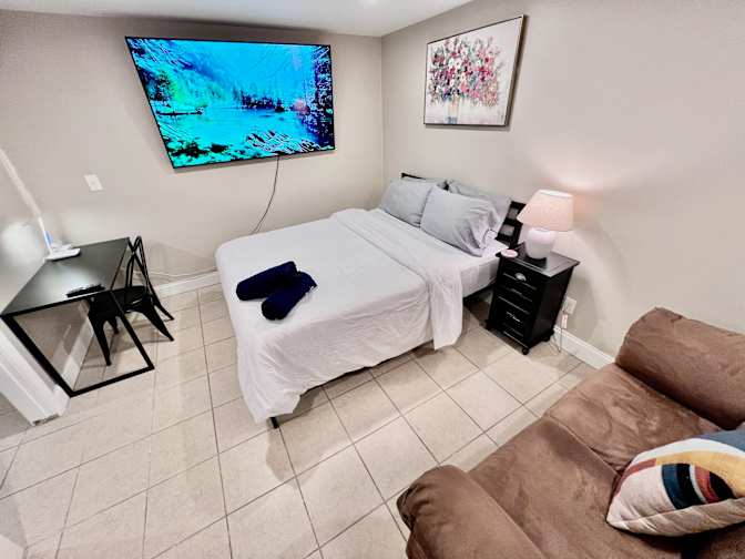Cincy Furnished Stays's room