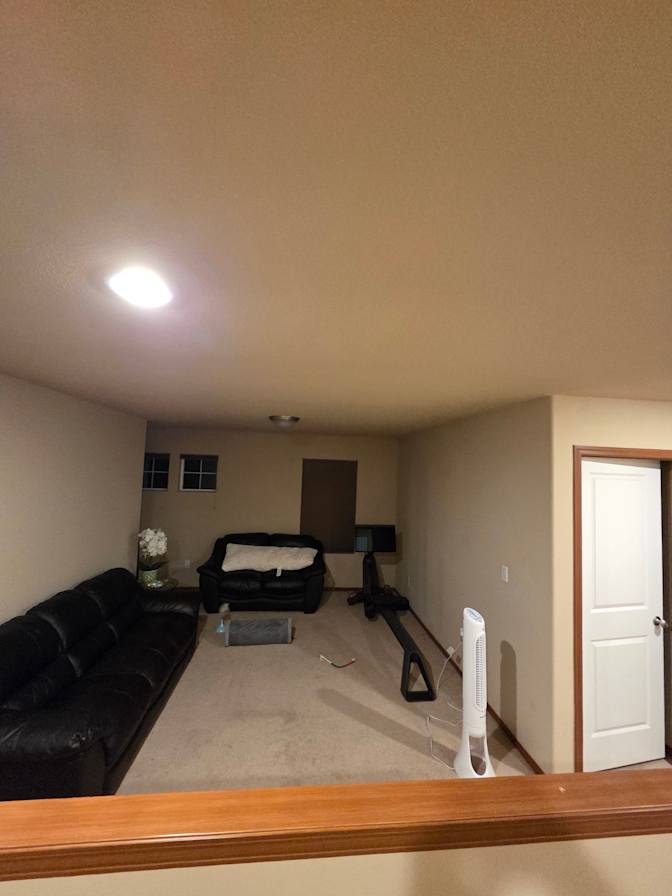 Noel E Latino Jr.'s room