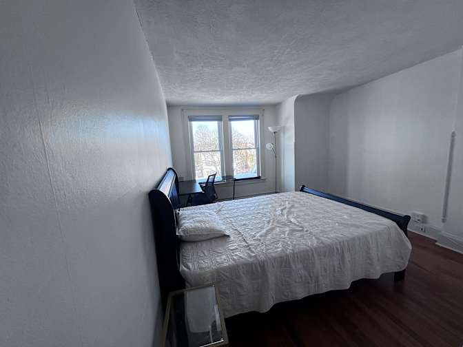 Izzy's room