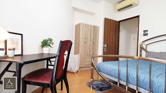 Johnny Tan's room