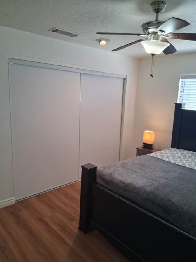 Dee's room