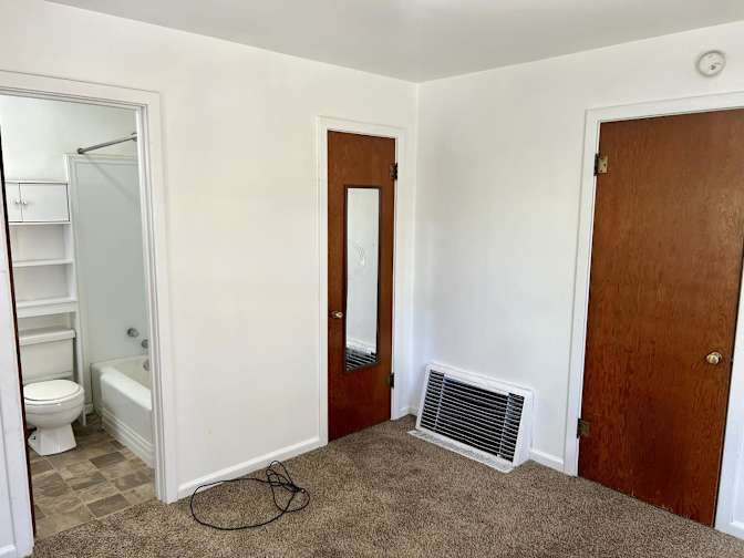 Jenifer's room