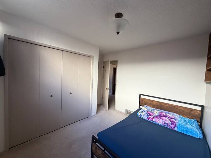 Jonathan Ly's room