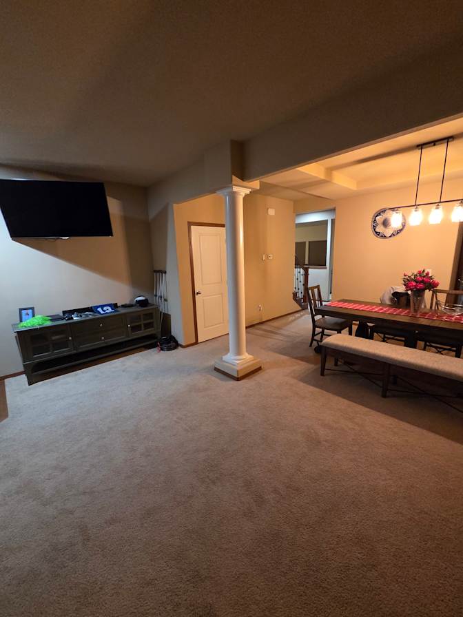 Noel E Latino Jr.'s room