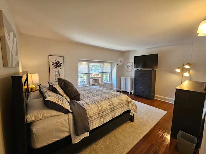CRAIG NATALE's room