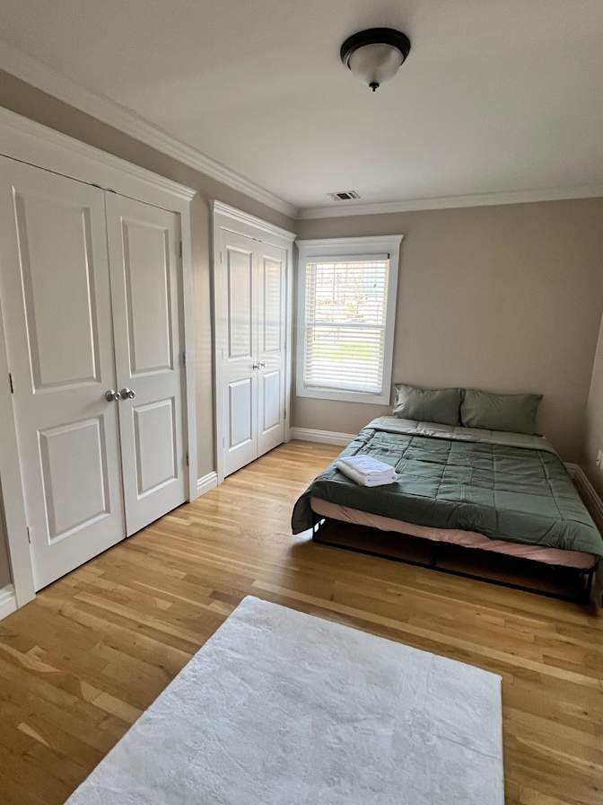 Esra's room