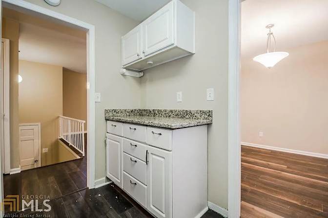 Alcove Rooms's room