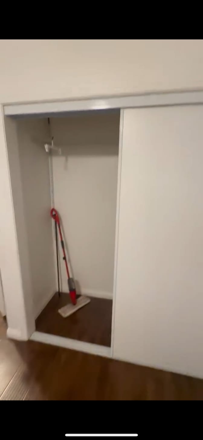 Julio Cesar Gomez's room